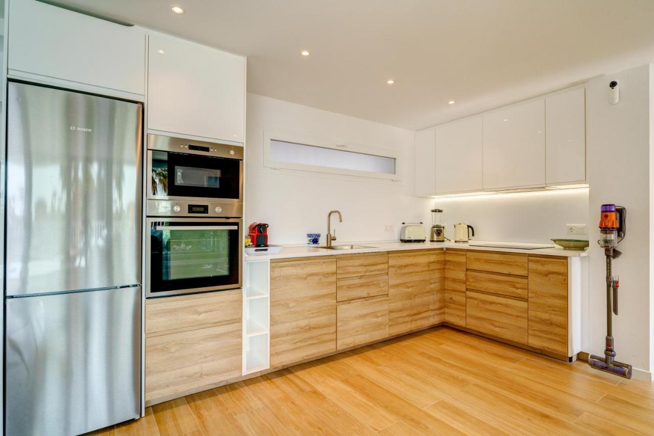 Front Flat With Sea Views Apartment
